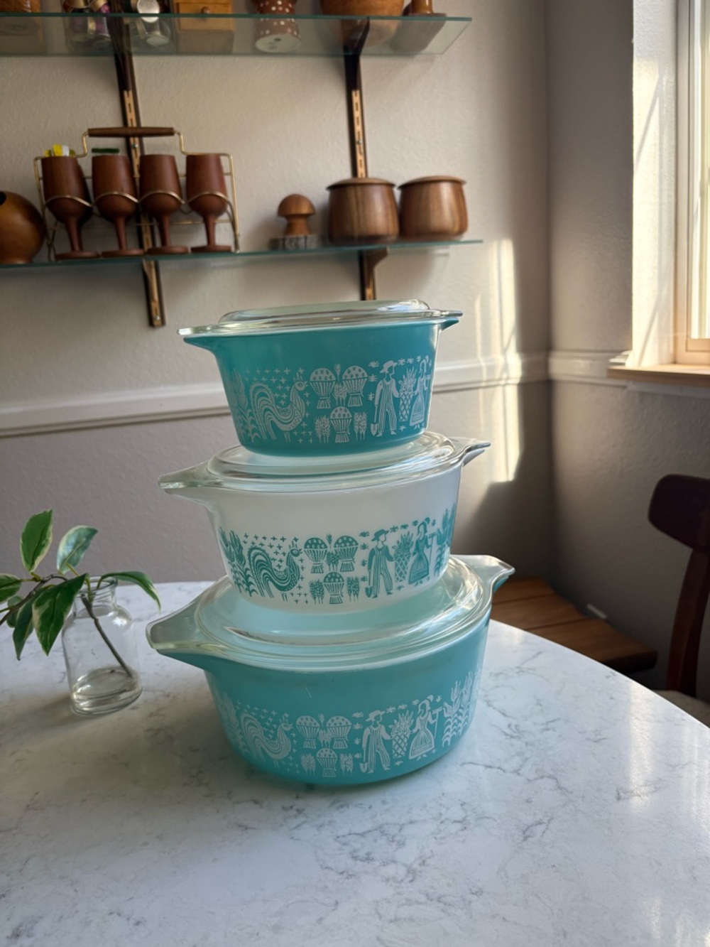 Pyrex Turquoise and White Amish Butterprint Nesting Mixing Bowls - 3-Piece
